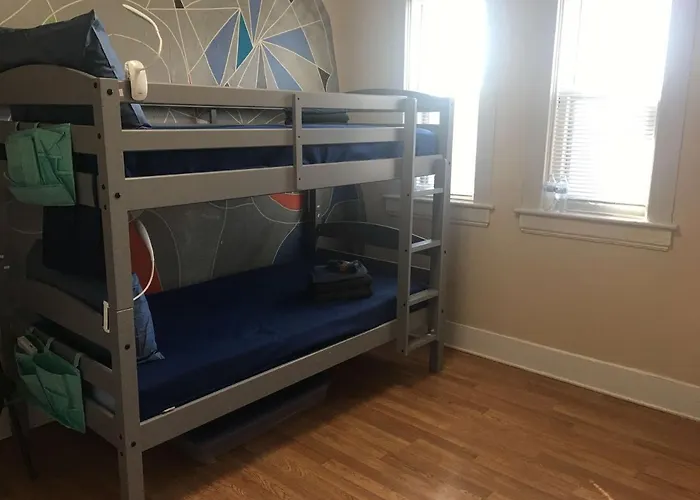 Ostello Male One Bunk Historic Pullman $450 Per Month, Free Wifi