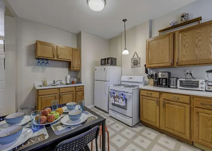 Male One Bunk Historic Pullman $450 Per Month, Free Wifi Ostello *